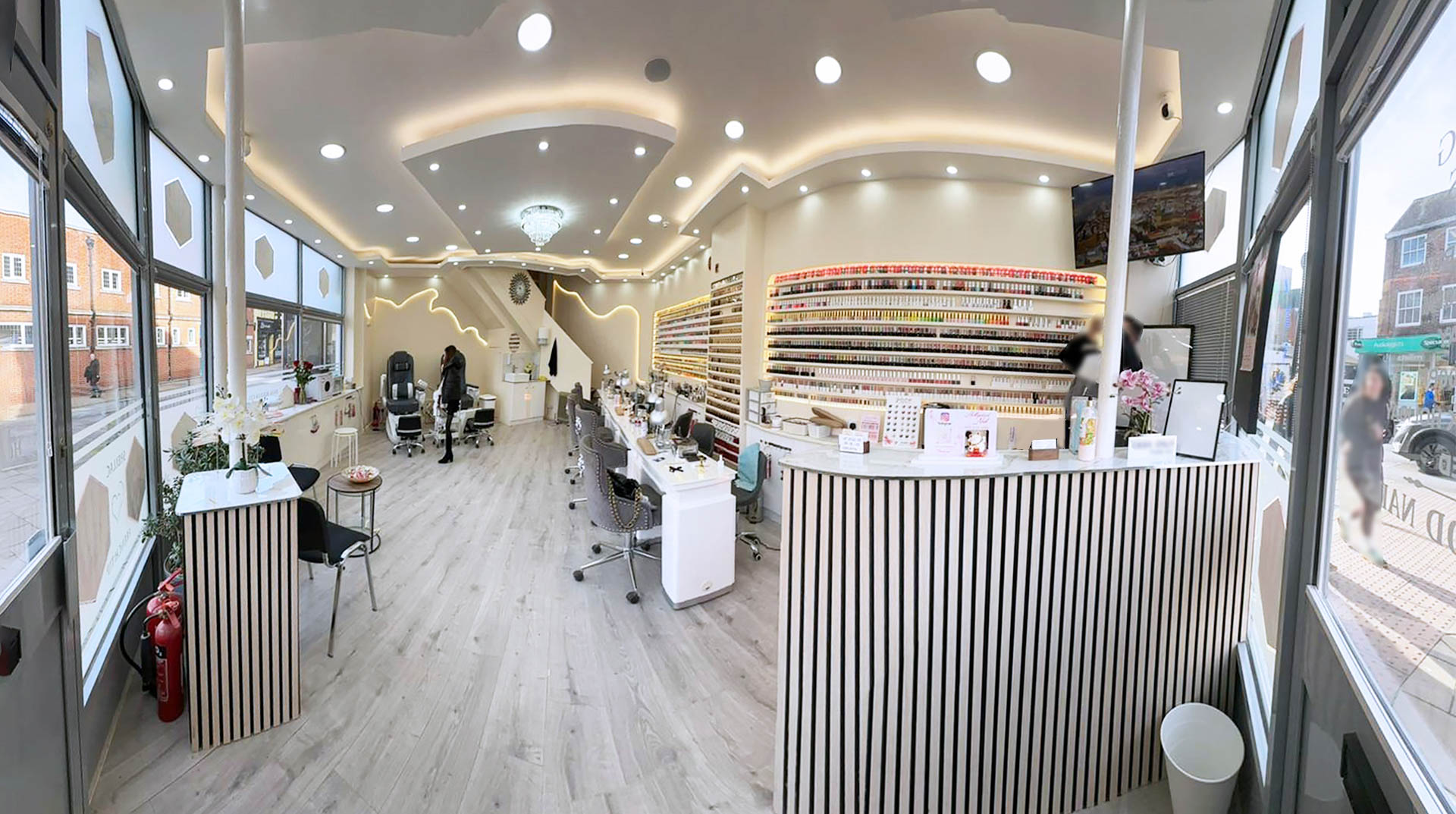 nail salon in East Grinstead